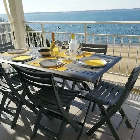 Apartment En Duplex Face A La Mer *